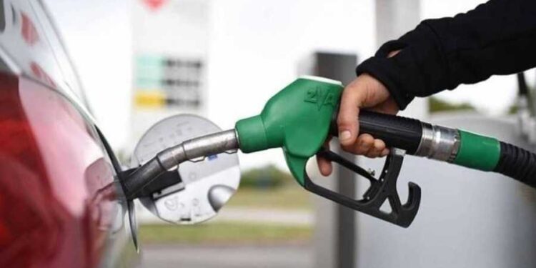 انخفاض في أسعار البنزين والمازوت.. ماذا عن الغاز؟