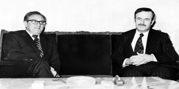 الرئيس حافظ الأسد وكيسنجر: 2 أيار 1974