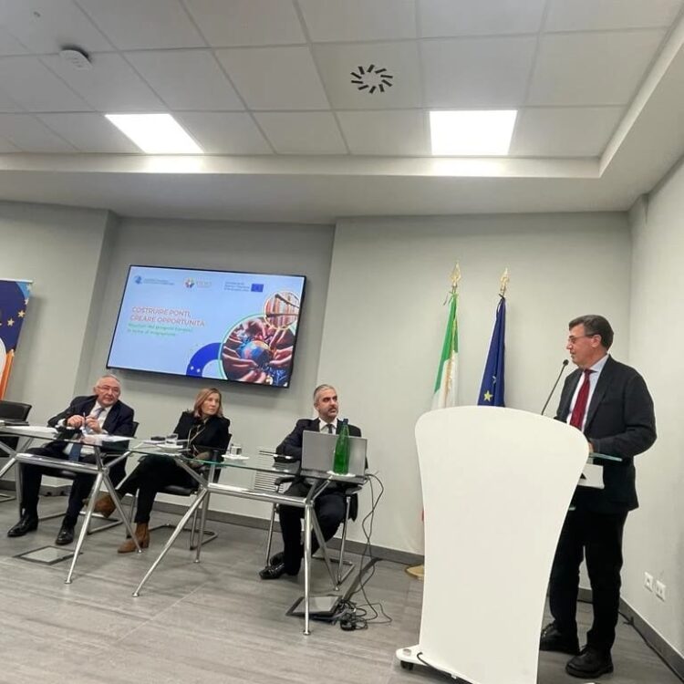 تعزيز مشاريع التدريب الجامعي للاجئين والتعليم بلا حدود