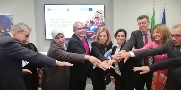 تعزيز مشاريع التدريب الجامعي للاجئين والتعليم بلا حدود