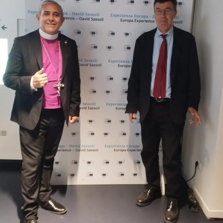 تعزيز مشاريع التدريب الجامعي للاجئين والتعليم بلا حدود