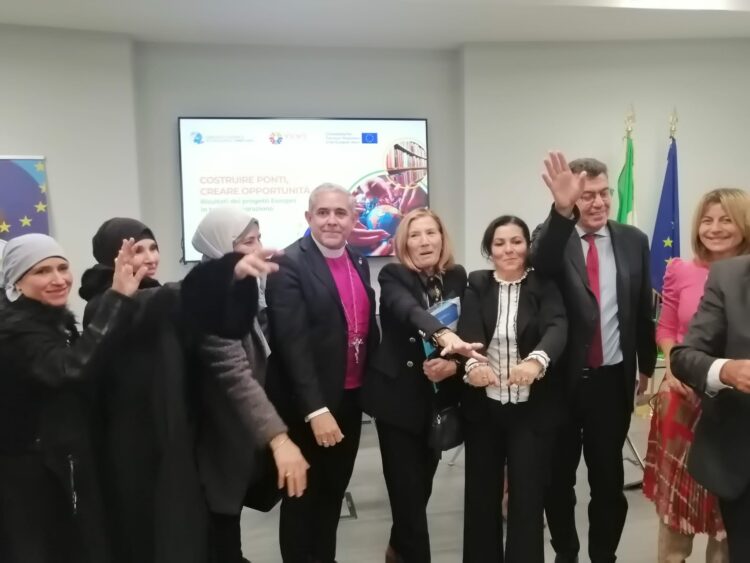 تعزيز مشاريع التدريب الجامعي للاجئين والتعليم بلا حدود