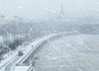 ثلوج لم تشهدها موسكو من 63 عاما والإعصار فانيا يتسلل من أوروبا