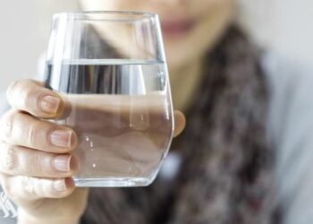 ما هي كمية الماء التي يحتاجها الإنسان يومياً