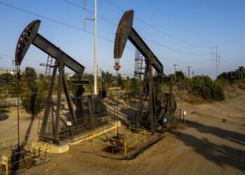 أسعار النفط تتخطى حاجز الـ 80 دولاراً للبرميل