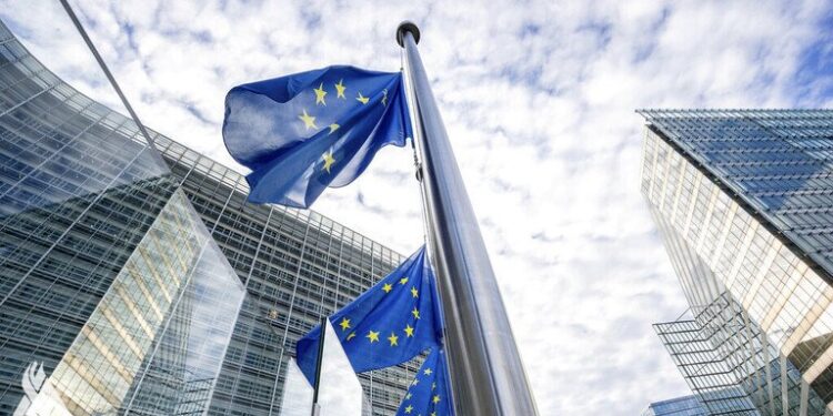 الاتحاد الأوروبي يعلن تقديم مساعدة مالية للبنان ويحدد الأولوية