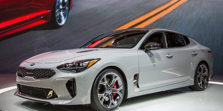 شركات صناعة سيارات عالمية تسحب الآلاف من سياراتها من الأسواق