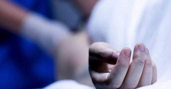 جثة على درج بناية في الضاحية وهذا ما وجد إلى جانبها