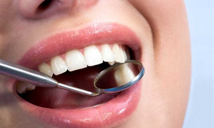 راقبها جيدا.. 4 علامات تنذر بخطر سرطان الفم