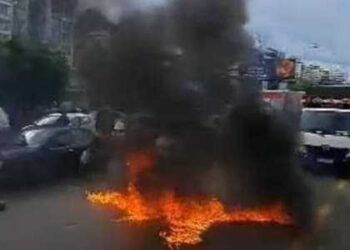 #لبنان.. قطع أوتوستراد خلدة والجيش يعيد فتحه