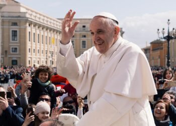 حكاية الرب المَنسيّ