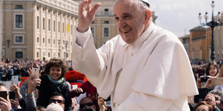 حكاية الرب المَنسيّ