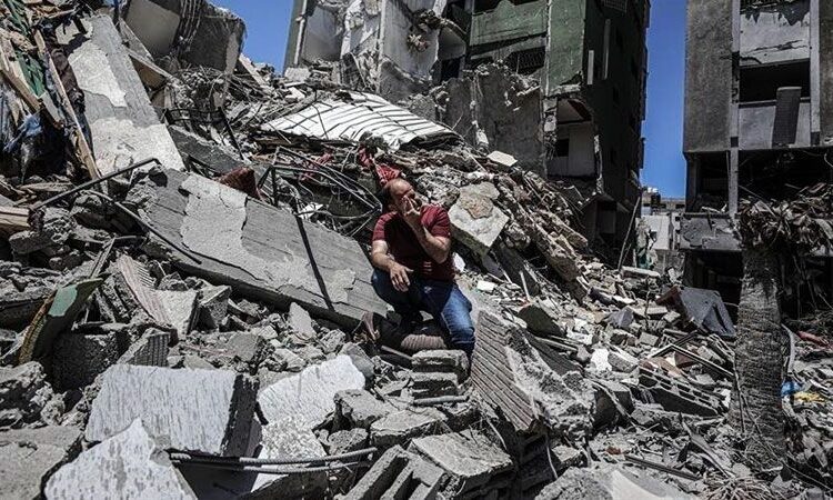 فلسطين.. العدوان الغاشم على غزة مستمر لليوم الـ102: غارات عنيفة ودمار شامل