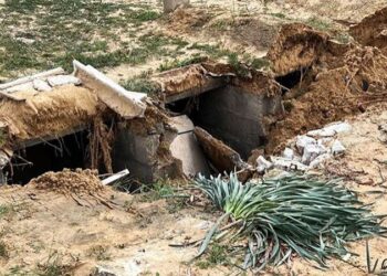 الاحتلال يهتك حرمة الأموات في غزة مجددًا