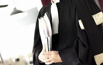 دور المحامي أمام قاضي التحقيق وقاضي الإحالة