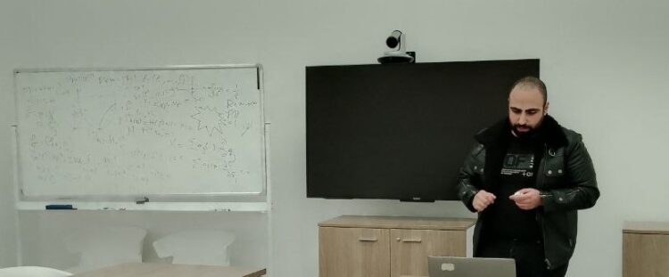 أسعد هاني الحلبي يتفوّق بالماجستير في الذكاء الاصطناعي من “الأميركية”