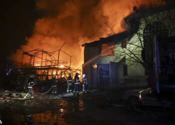 خمسة قتلى في غارات على دونيتسك وأوديسا