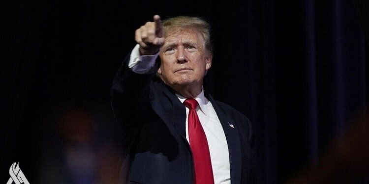 ترامب يفوز بالانتخابات التمهيدية في ولاية آيوا