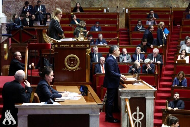 فرنسا تنشر قانون الهجرة الجديد في الجريدة الرسمية