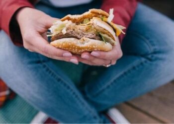 اطباء يوضحون مخاطر زيادة الشهية