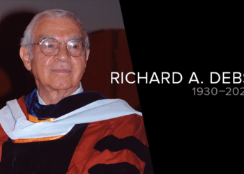 الجامعة الأميركية نعت رئيس مجلس أمنائها الفخري