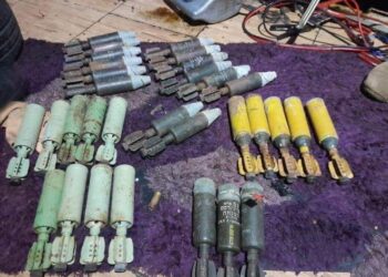 مداهمة لشعبة المعلومات في محلة أبي سمراء، وضبط ۳۱ قذيفة هاون صالحة للإستعمال داخل محل معد لتصليح الدراجات الآلية، وخُتِمَ المحل بالشمع الأحمر