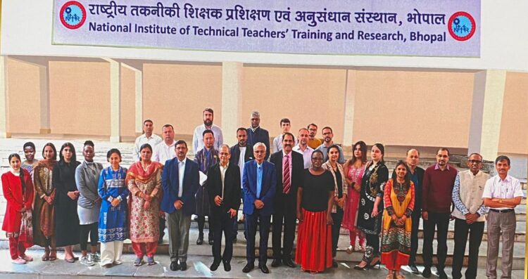 مشاركة لبنانية لافتة في مؤتمر تربوي في الهند.. غازي: قطاع التربية سيبقى واحة أمل وتطور