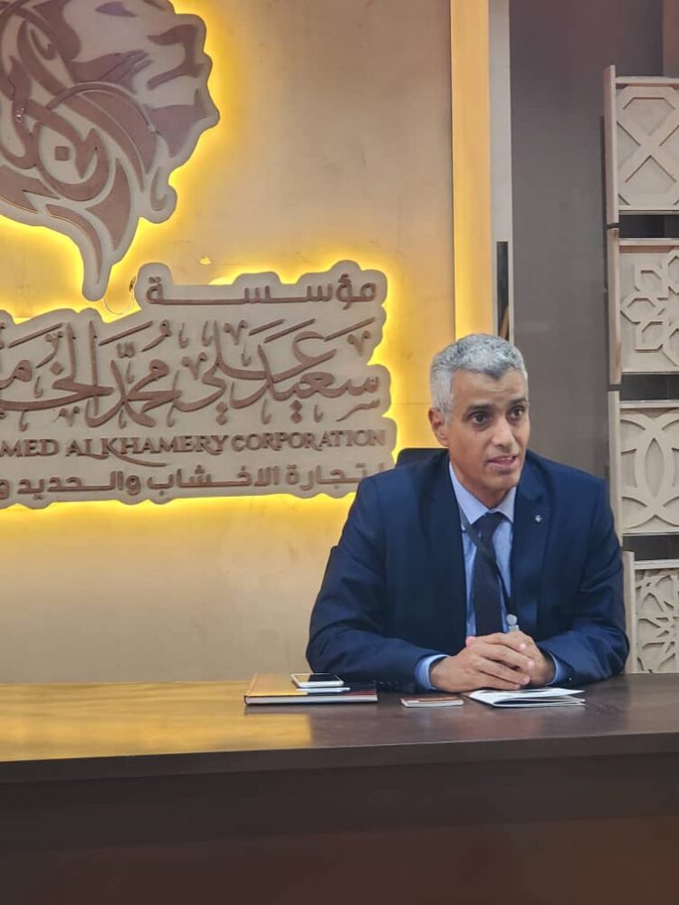 اليمن.. مؤسسة سعيد علي الخامري تفاجئ زوار معرض البناء والإنشاء بجديدها