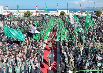 أمل وصور تشيعان الشهداء في ساحة القسم في صور..