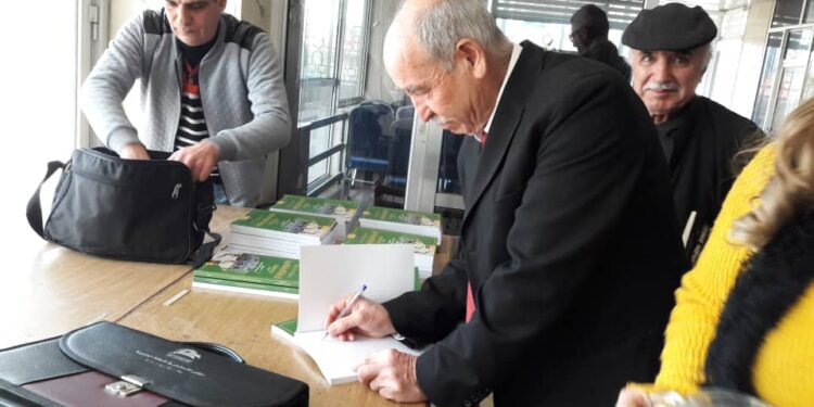 توقيع كتاب “مسيرة جمعية الرعاية الاجتماعية بالسويداء” للزميل حسين خويص