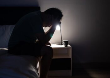 أسباب الاستيقاظ ليلاً وكيفية التخلص منه