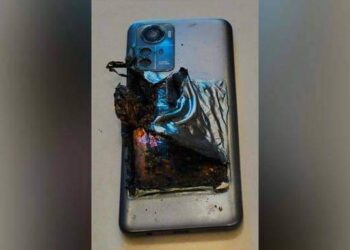 إصابة شخص بانفجار هاتف محمول في مدرسة ثانوية بالعاصمة الأمريكية