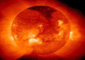 ثقبٌ عملاق على الشمس… وهذا ما ينتظرنا اليوم على الارض!