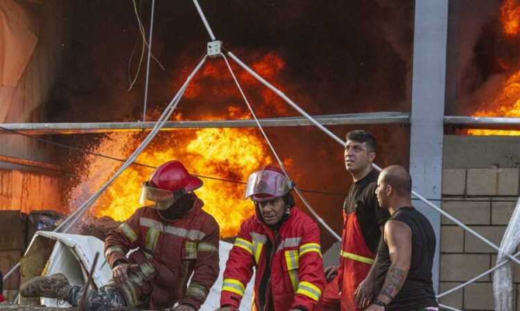 قتلى وجرحى في حريق ضخم في بلدة المرج