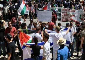 إيقاف رئيس حرم جامعي لتضامنه مع طلاب محتجين