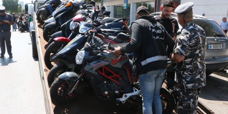 مع الدولة حتى لو أخطأت