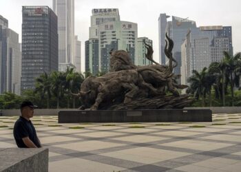 الأسهم الآسيوية تتذبذب وسط أنباء متضاربة من الصين