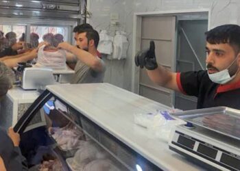 السورية للتجارة تفتتح صالة لبيع اللحوم في ضاحية الأسد بريف دمشق