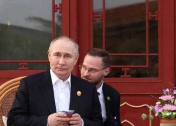 بوتين: لم أستطع المقاومة وأكلت الثانية !!