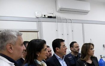 وزير الصحة والمديرة الإقليمية لمنظمة الصحة العالمية يطلعان على نظام إدارة المعلومات بمشفى حرستا