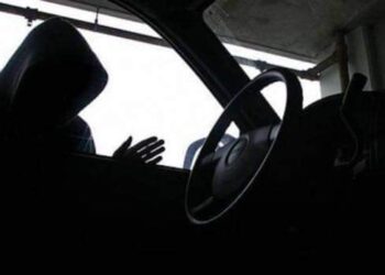 لا تصعدوا بسيارات اجرة لا تعرفون أصحابها.. اليكم ما حصل اليوم…