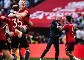 مانشستر يونايتد يتوج بكأس الاتحاد الإنكليزي بفوزه على مانشستر سيتي