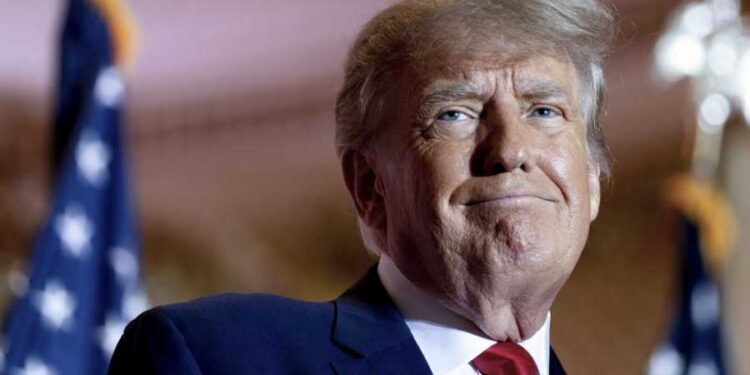 تسجيل سري بين ترامب ومحاميه لشراء صمت ممثلة إباحية