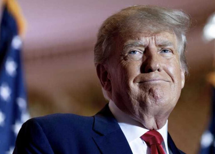 تسجيل سري بين ترامب ومحاميه لشراء صمت ممثلة إباحية