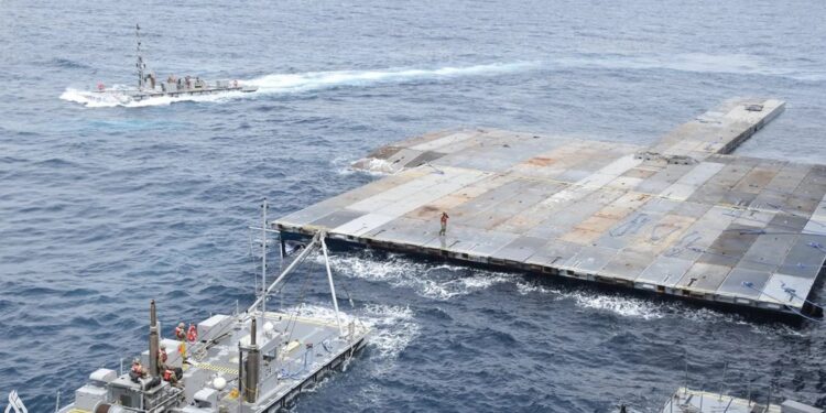 الجيش الأميركي ينشر الصور الأولى للرصيف العائم في غزة