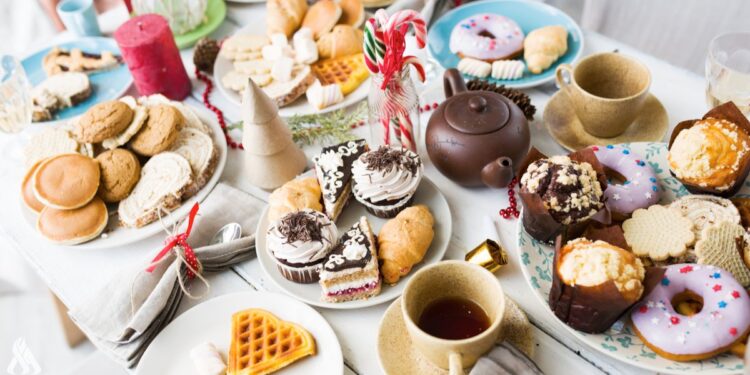 مشكلات صحية تزيد الرغبة في تناول الحلويات