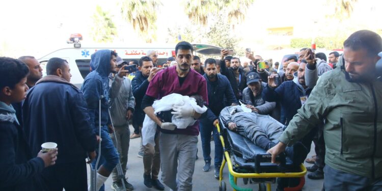 صحة غزة تعلن الحصيلة اليومية لضحايا الحرب في القطاع