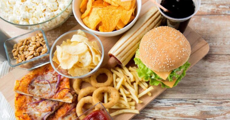 دراسة تكشف عن طريقة تضمن تناول الأطعمة الدهنية وفقدان الوزن