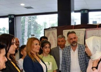 تكريم الأطفال الفائزين بجوائز وزارة الثقافة على مسرح دار الثقافة بحمص