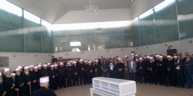 تشييع المناضل الشيخ حسن سليمان الحلبي بمأتم شعبيٍّ مهيب.. واختتام التعازي